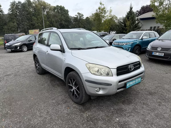 Toyota RAV4 2.2 D4-D 4x4 KLIMA ALU KUŽE - foto 4