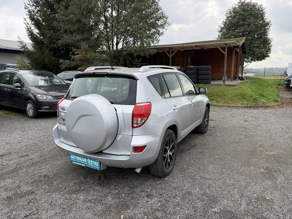 Toyota RAV4 2.2 D4-D 4x4 KLIMA ALU KUŽE - foto 6