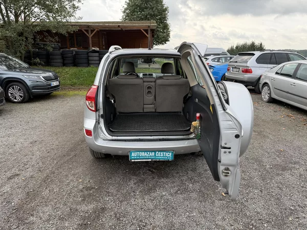 Toyota RAV4 2.2 D4-D 4x4 KLIMA ALU KUŽE - foto 9