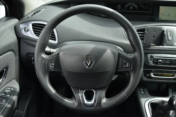 Renault Grand Scénic 1.2 TCe 97kW LIMITED 7-MÍST ČR - foto 16