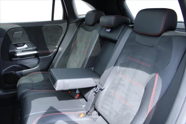 Mercedes-Benz GLA 250 165kW 4MATIC AMG ČR - foto 11