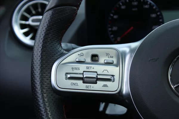 Mercedes-Benz GLA 250 165kW 4MATIC AMG ČR - foto 17