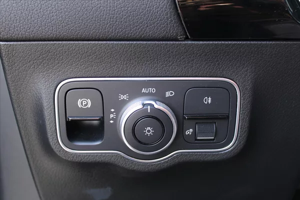 Mercedes-Benz GLA 250 165kW 4MATIC AMG ČR - foto 19