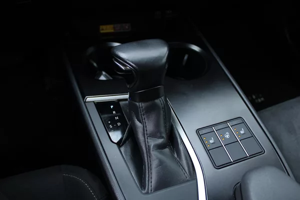 Lexus UX 250h 2.0 E-CVT 1.MAJITEL DPH ČR - foto 19