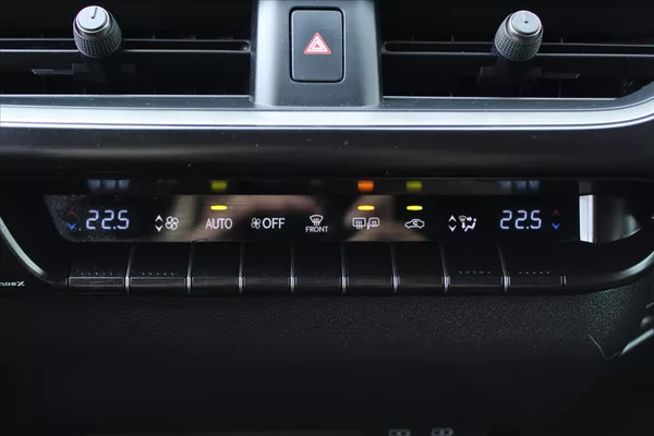 Lexus UX 250h 2.0 E-CVT 1.MAJITEL DPH ČR - foto 25