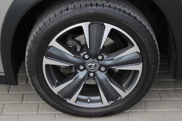 Lexus UX 250h 2.0 E-CVT 1.MAJITEL DPH ČR - foto 9