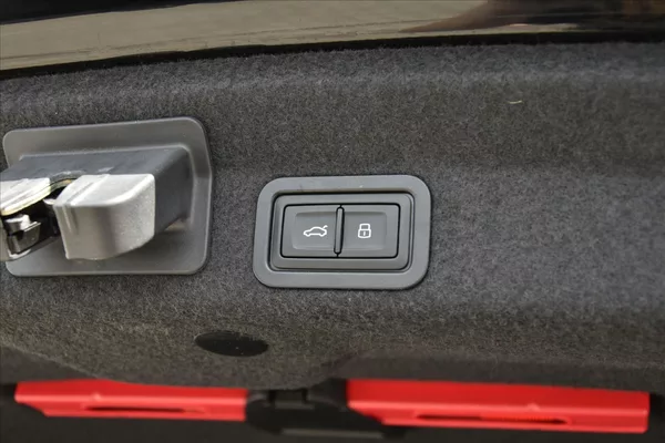 Audi A6 2.0 TDI 150kW LED ČR - foto 13