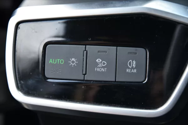 Audi A6 2.0 TDI 150kW LED ČR - foto 27
