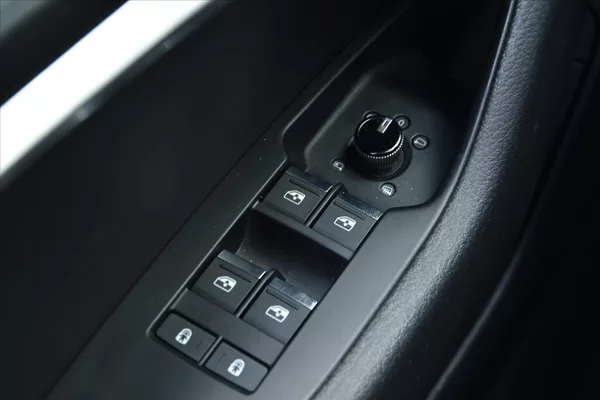 Audi A6 2.0 TDI 150kW LED ČR - foto 29