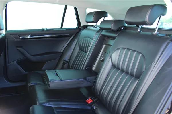 Škoda Superb 2.0TDI 140kW DSG L&K ČR - foto 10