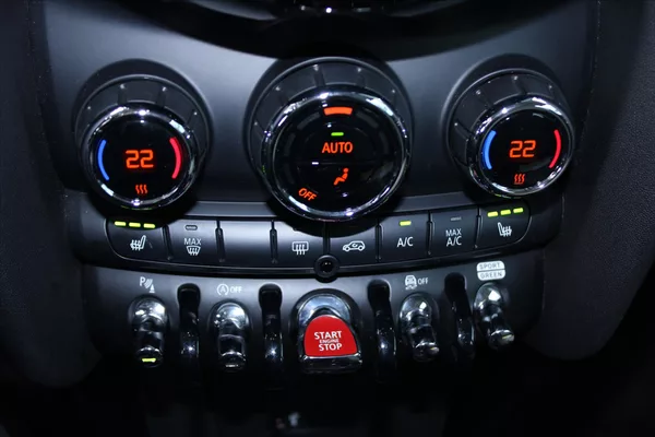 Mini Cooper S 2.0i 131kW NAVIGACE ČR - foto 15
