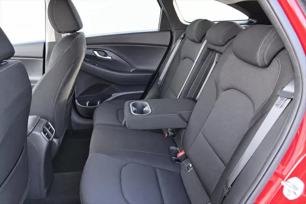 Hyundai i30 1.4 T-GDI ALL INCLUSIVE ČR - foto 10
