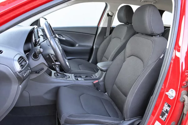 Hyundai i30 1.4 T-GDI ALL INCLUSIVE ČR - foto 9