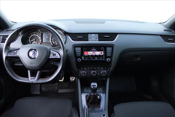 Škoda Octavia 2.0TSI 162kW RS BI-XENON ČR - foto 12