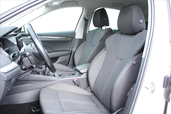 Škoda Octavia 2.0TDI STYLE DPH 1.MAJ. ČR - foto 9