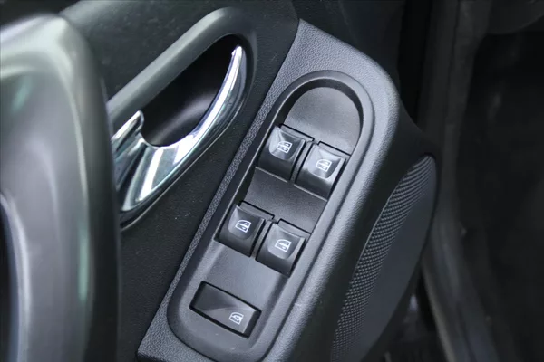 Dacia Duster 1.2 TCe 92kW KLIMA NAVIGACE - foto 12