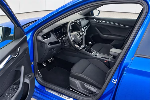 Škoda Octavia 2.0 TDI DPH STYLE ČR - foto 12