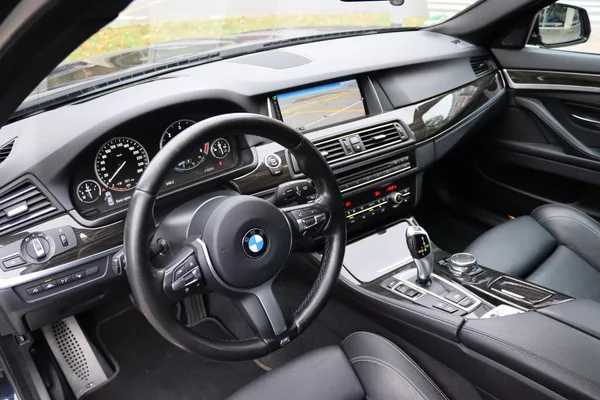 BMW Řada 5 - foto 26