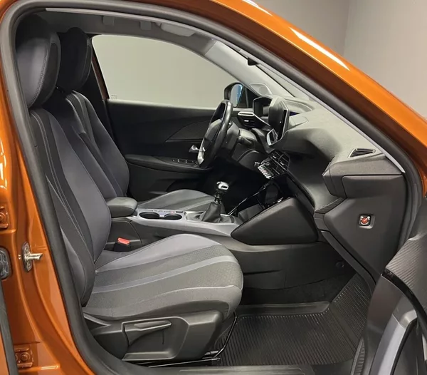 Peugeot 2008 1.2 PureTech 130 Allure - foto 9