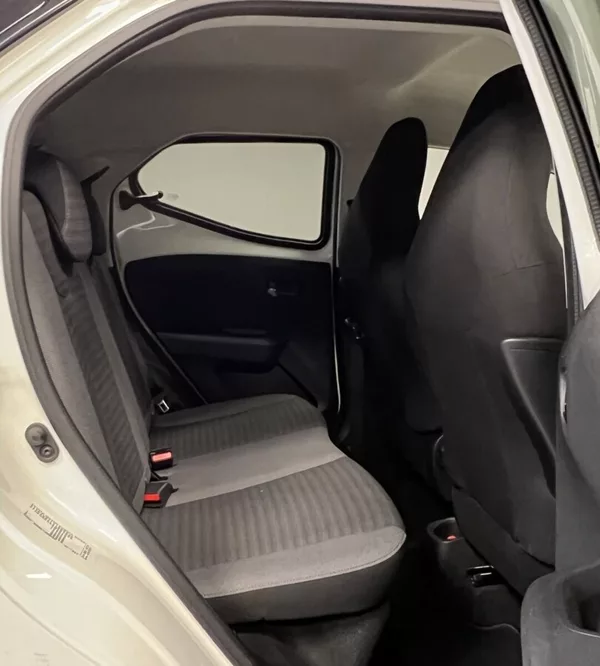 Toyota Aygo 1.0 X-PLAY - foto 11