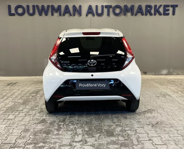 Toyota Aygo 1.0 X-PLAY - foto 13
