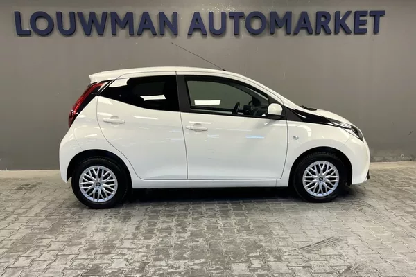 Toyota Aygo 1.0 X-PLAY - foto 15