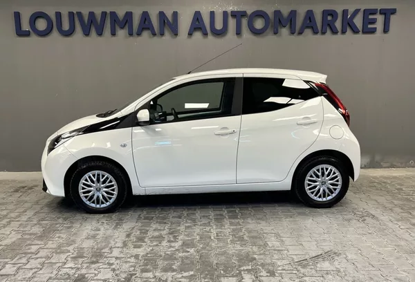 Toyota Aygo 1.0 X-PLAY - foto 3