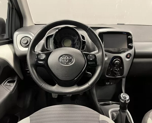 Toyota Aygo 1.0 X-PLAY - foto 5