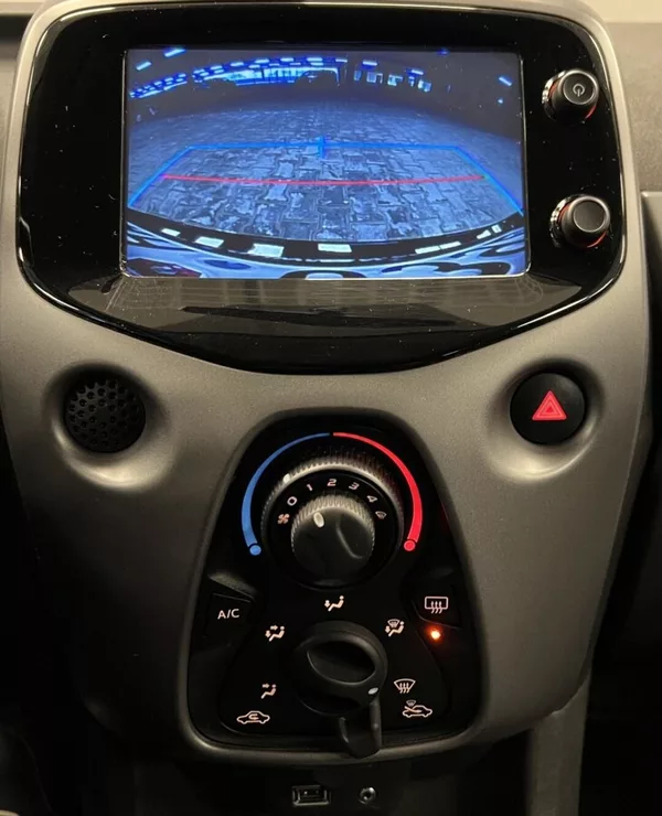 Toyota Aygo 1.0 X-PLAY - foto 6