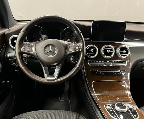 Mercedes-Benz GLC 250 4Matic AT - foto 5