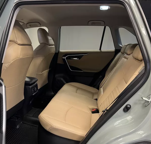 Toyota RAV4 2.5 Hybrid AT EXECUTIVE AWD - foto 12