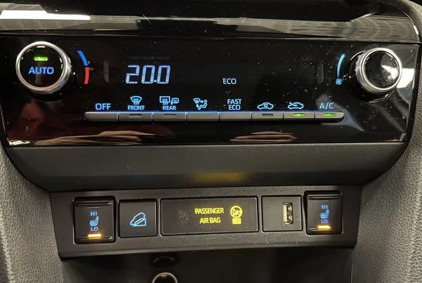 Toyota Yaris 1,8 Hybrid AT AWD Comfort Tech - foto 7