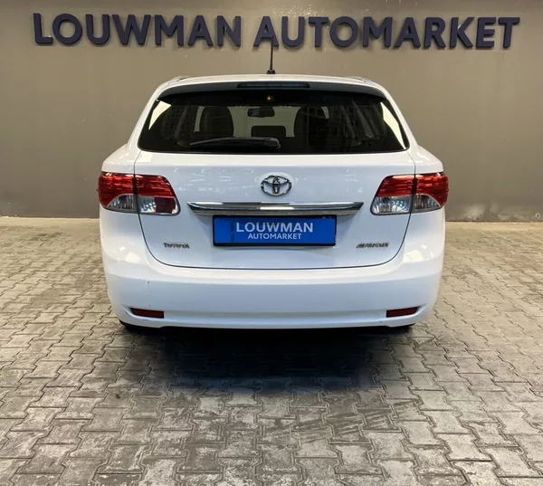 Toyota Avensis 2.0 D-4D LUNA - foto 14