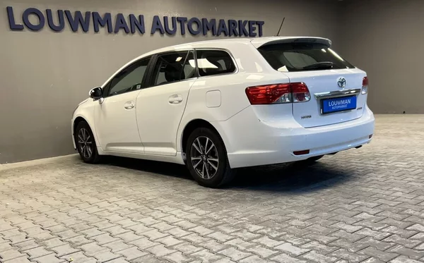 Toyota Avensis 2.0 D-4D LUNA - foto 15