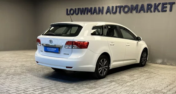 Toyota Avensis 2.0 D-4D LUNA - foto 2