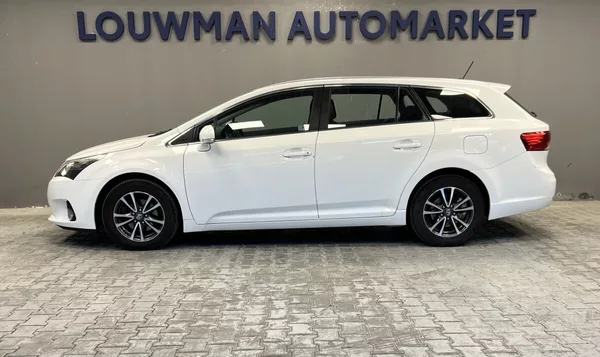 Toyota Avensis 2.0 D-4D LUNA - foto 3