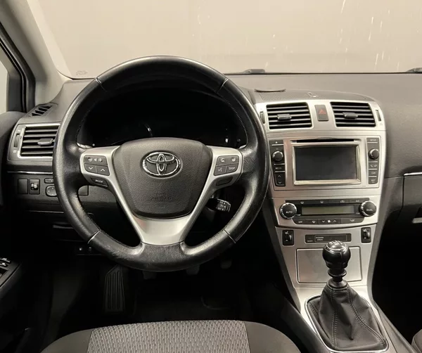 Toyota Avensis 2.0 D-4D LUNA - foto 5