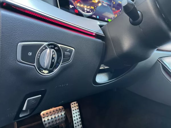 Mercedes-Benz Třídy E Třída E 450 4MATIC kupé AMG Li - foto 12
