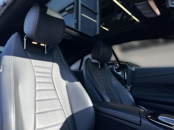 Mercedes-Benz Třídy E Třída E 450 4MATIC kupé AMG Li - foto 16