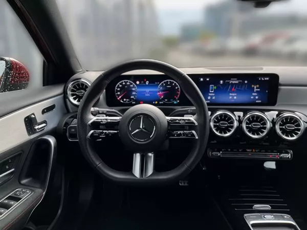 Mercedes-Benz Třídy A 200 AMG Line - foto 11