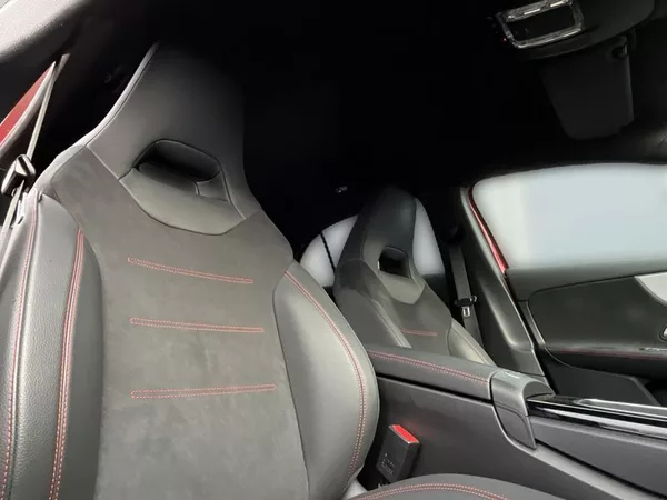 Mercedes-Benz Třídy A 200 AMG Line - foto 16