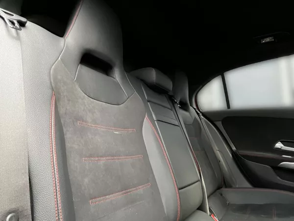 Mercedes-Benz Třídy A 200 AMG Line - foto 18