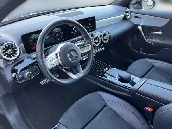 Mercedes-Benz Třídy A 200 d AMG - foto 10