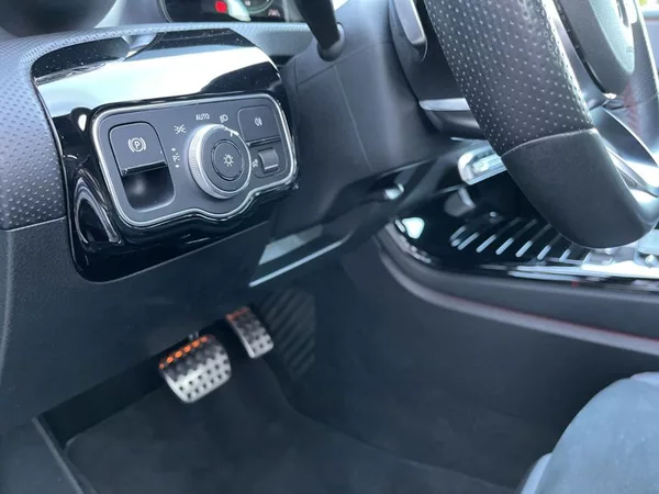 Mercedes-Benz Třídy A 200 d AMG - foto 12