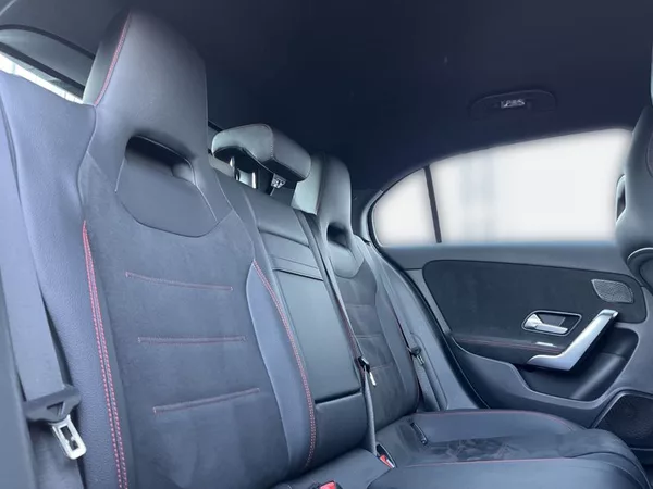 Mercedes-Benz Třídy A 200 d AMG - foto 18