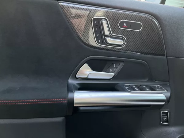 Mercedes-Benz GLA 220 d 4MATIC AMG Line - foto 13