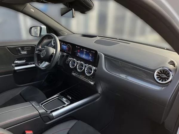 Mercedes-Benz GLA 220 d 4MATIC AMG Line - foto 15