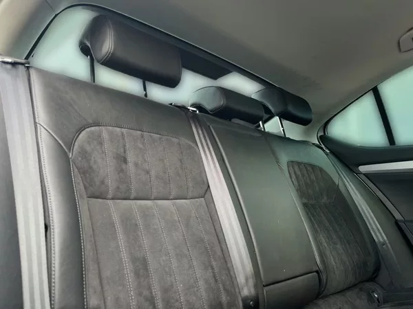 Škoda Superb 2.0 TDI Style - foto 18