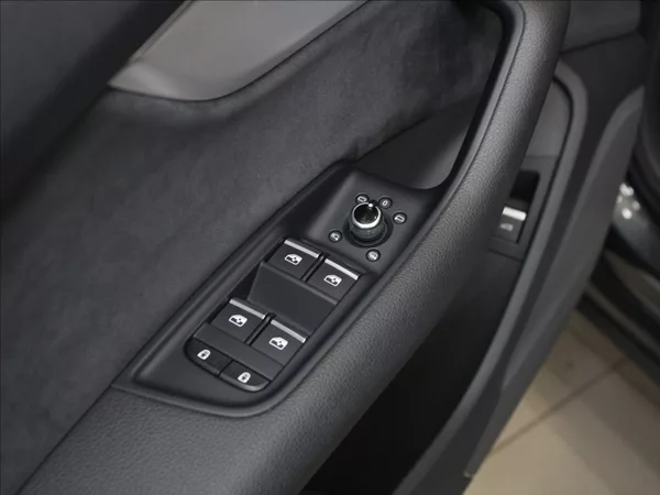 Audi Q7 3,0 50TDi S-Line 63tkm. ČR - foto 18
