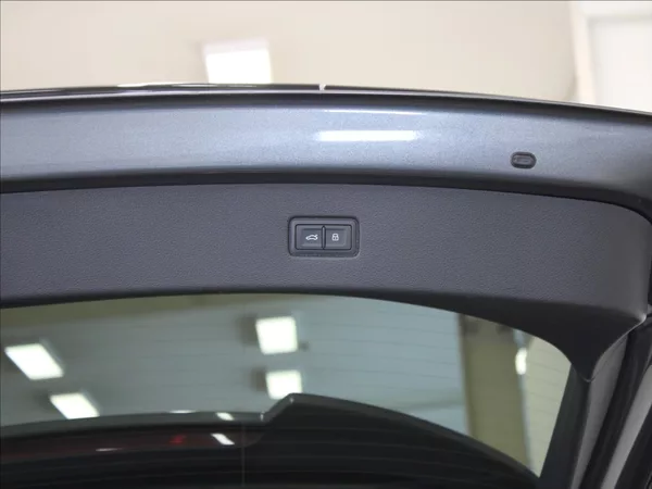 Audi Q7 3,0 50TDi S-Line 63tkm. ČR - foto 29